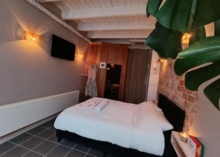 Waterval Wellness-suite Met Sauna! *